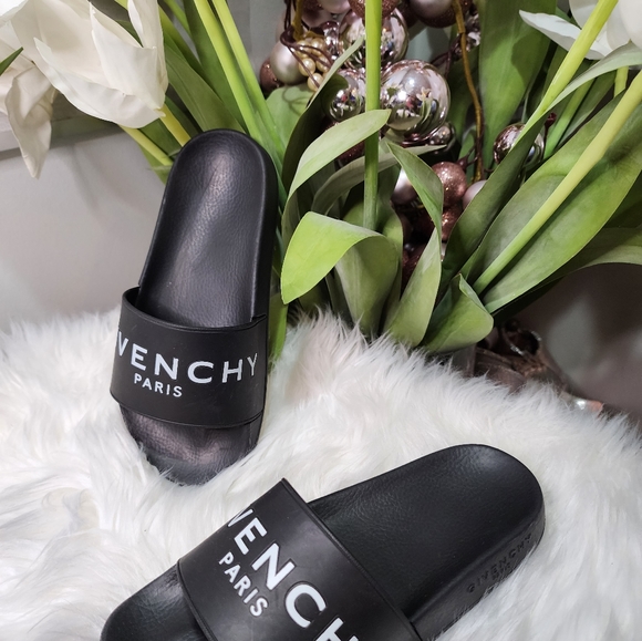Givenchy Logo  Women Pool Slides size6 - Picture 3 of 13